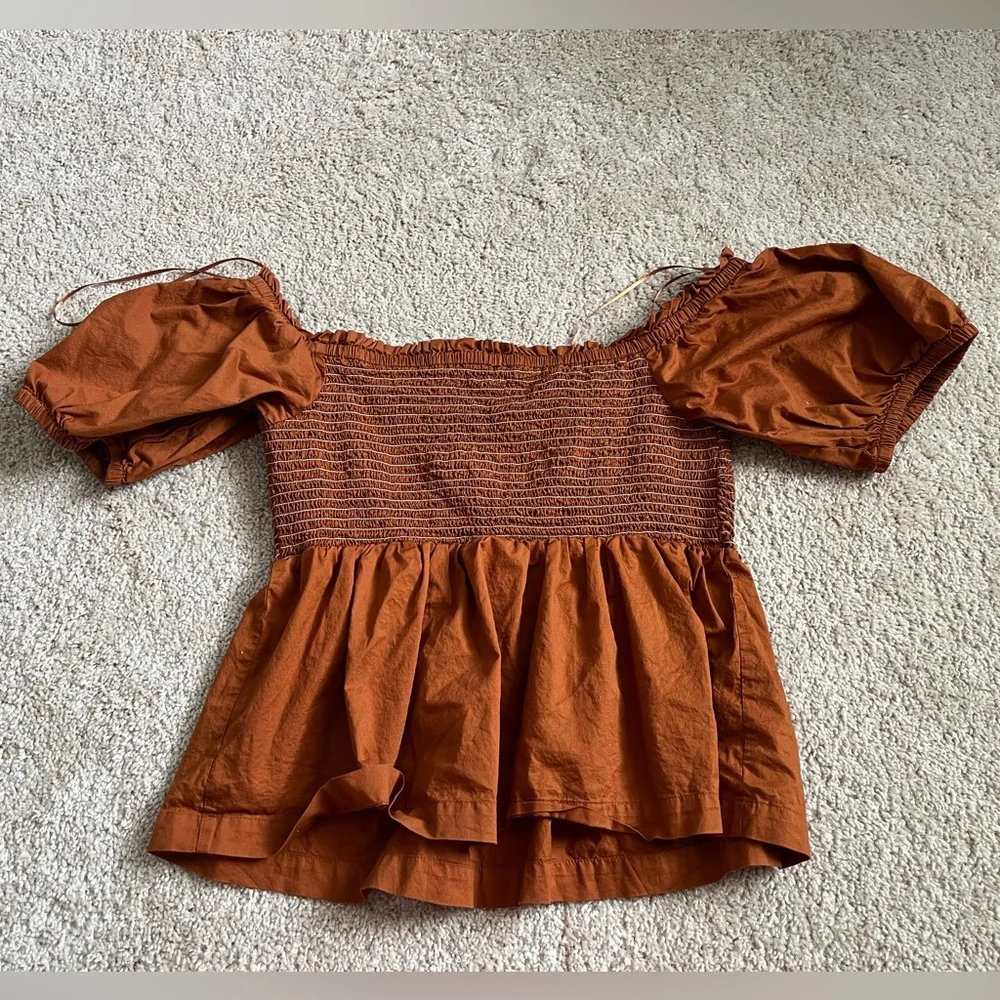 LAST CHANCE! Old Navy Top - Picture 2 of 3